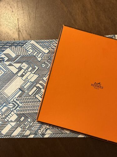 ‘Chainescarf’ 90cm, 35" Square scarf Hermes Style