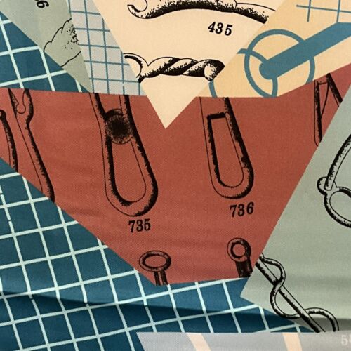 ‘Chainescarf’ 90cm, 35" Square scarf Hermes Style