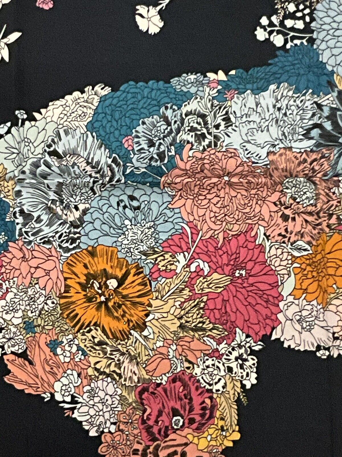 ‘Chainescarf’ 90cm, 35" 100% silk square scarf, elegant designer look