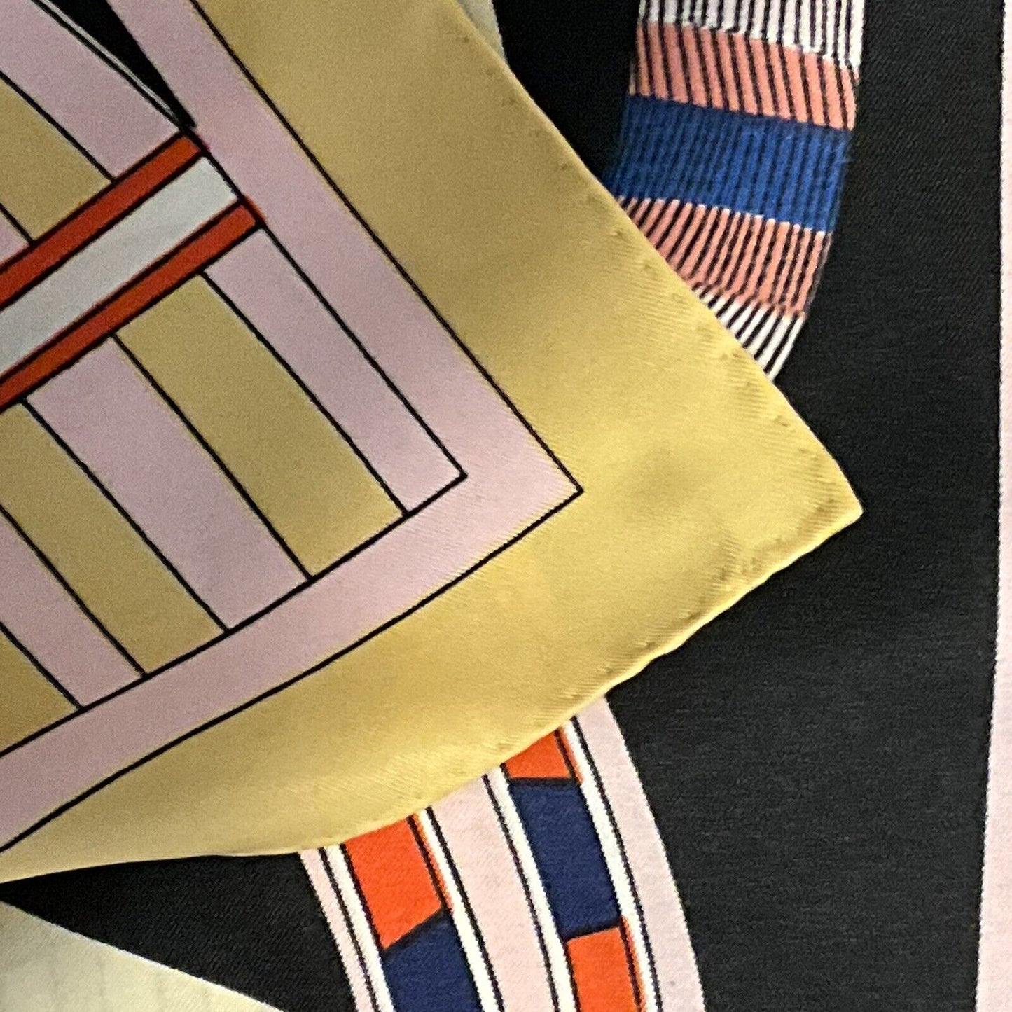 ‘Chainescarf’ 90cm, 35" Square scarf Hermes Style