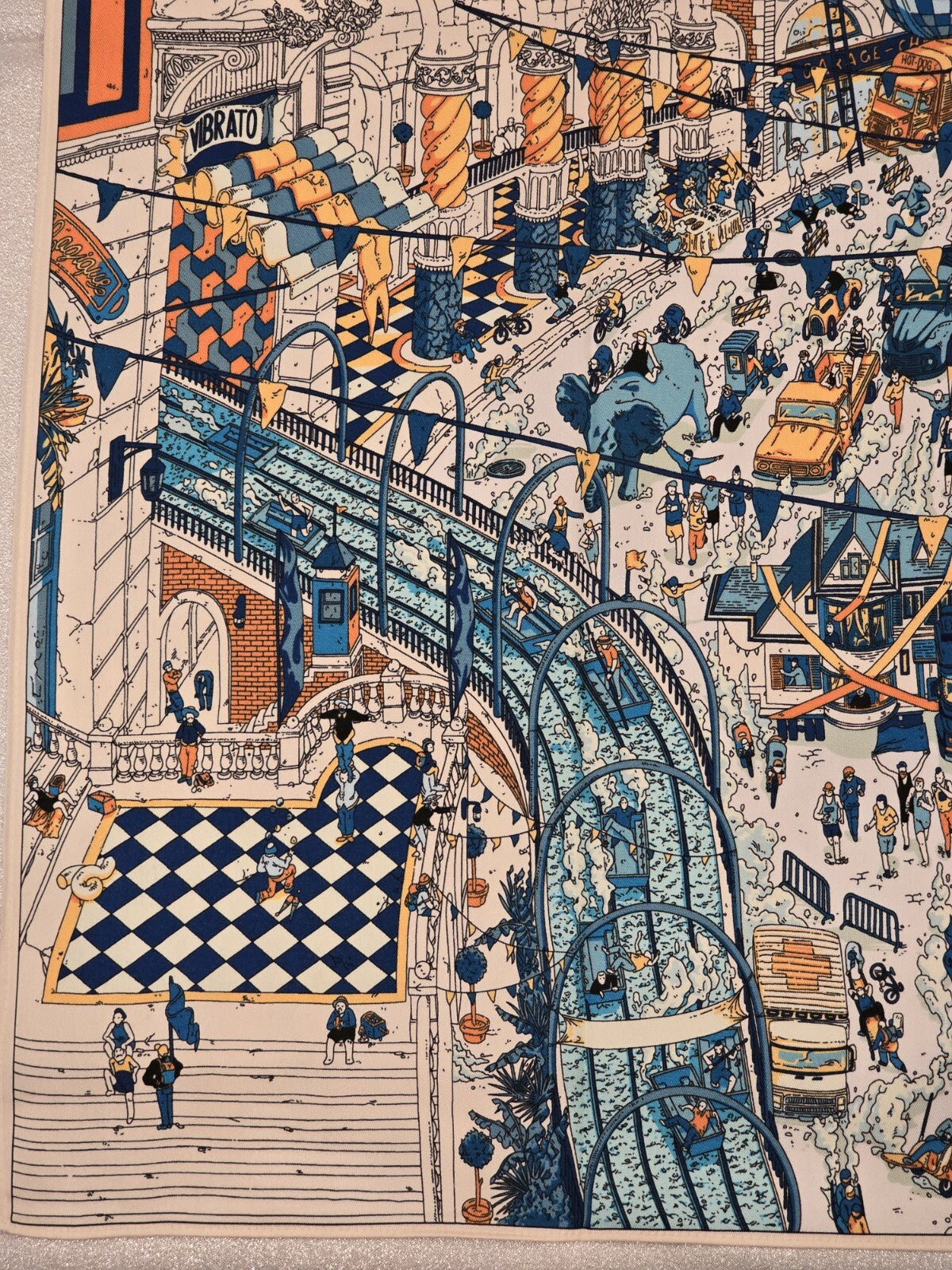 ‘Chainescarf’ 90cm, 35" Square scarf Hermes Style